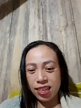 Tuyet xx online show from 10.30.25