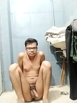 sexybobby13 online show from 10.28.25