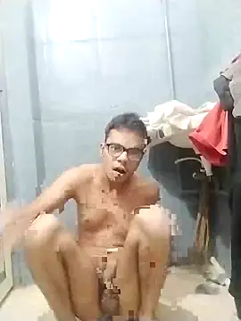 sexybobby13 online show from 12.15.25