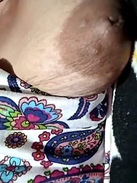 Hotmommax online show from 12.05.25