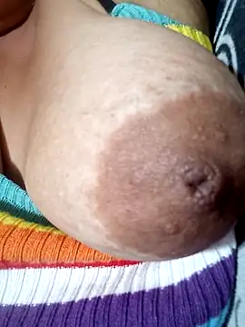 Hotmommax online show from 04.22.26