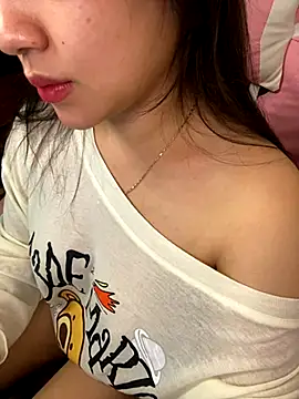 Snapshot of Gina999 chatting on 11.18.25 Gina999 online show from 11.18.25