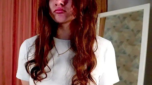 Snapshot of LewisThrone chatting on 10.01.25 LewisThrone online show from 10.01.25