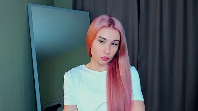 MinaRuzzo online show from 12.05.25