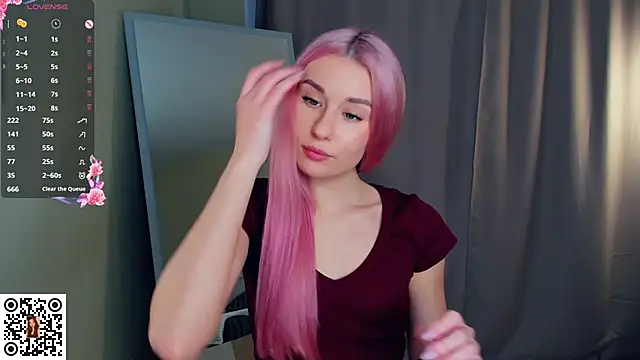 MinaRuzzo online show from 12.15.25