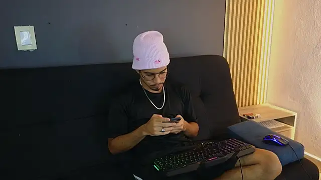 Jaybrown  1 online show from 10.17.25