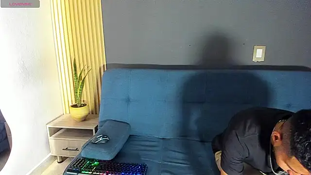 Jaybrown  1 online show from 12.05.25