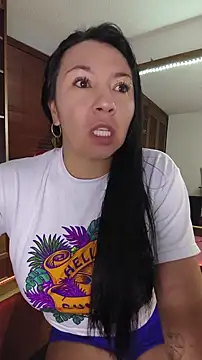 Snapshot of Talia__velvet chatting on 03.25.26 Talia velvet online show from 03.25.26