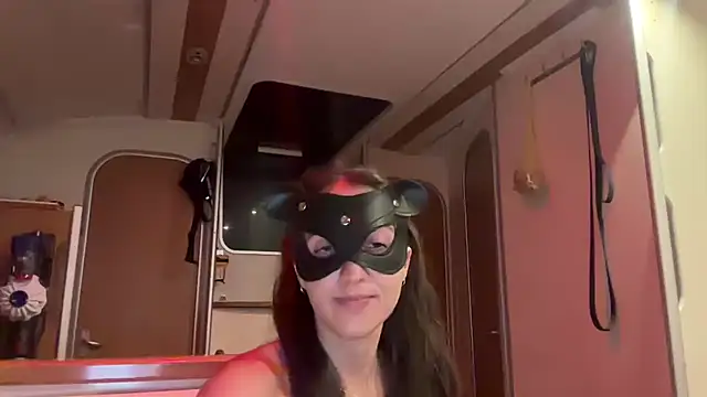 Snapshot of Monk_and_Mia chatting on 11.06.25 Monk and Mia online show from 11.06.25