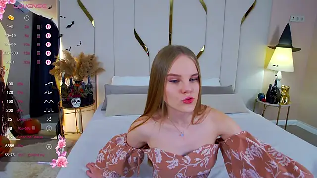 Lili Lohan online show from 10.27.25