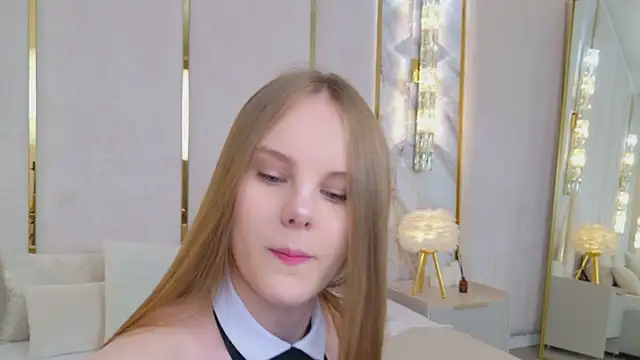 Lili Lohan online show from 06.22.26