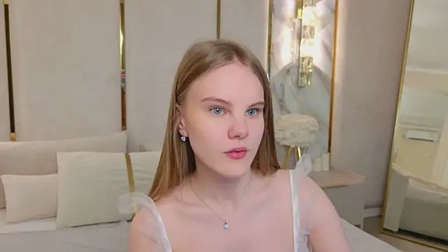 Lili Lohan online show from 07.24.26