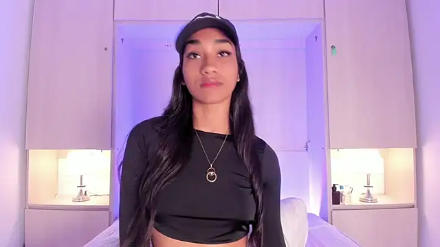 AnahiCollins online show from 10.30.25