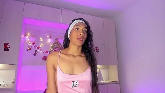 AnahiCollins online show from 12.17.25