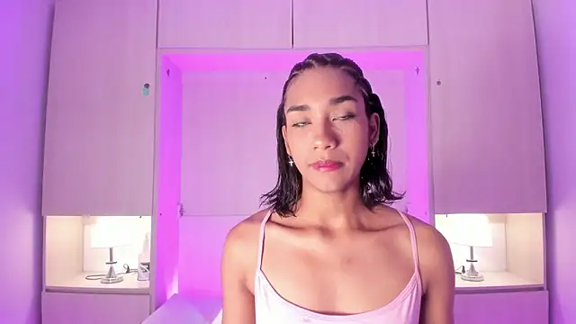 AnahiCollins online show from 05.20.26