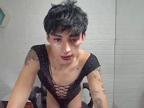 Snapshot of Mila_Leon chatting on 10.01.25 Mila Leon online show from 10.01.25