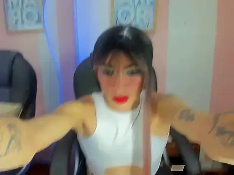 Snapshot of Mila_Leon chatting on 11.08.25 Mila Leon online show from 11.08.25