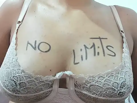 Valentinahot7 online show from 11.23.25