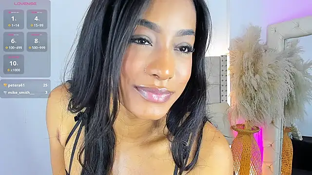 Snapshot of mia_juicy_ chatting on 09.28.25 mia juicy  online show from 09.28.25