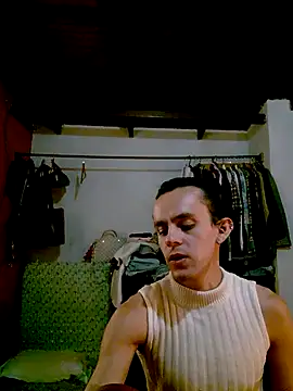 Snapshot of monroedelrey chatting on 11.28.25 monroedelrey online show from 11.28.25