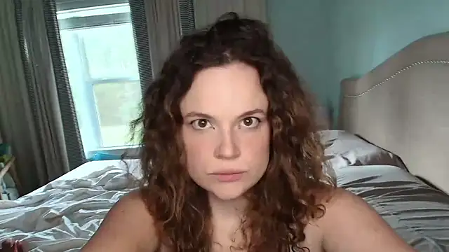 Snapshot of ClaireZX chatting on 10.06.25 ClaireZX online show from 10.06.25