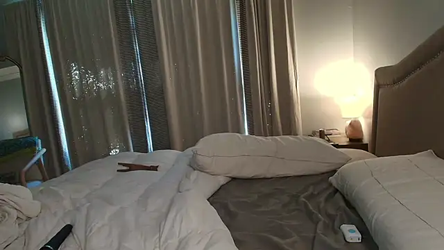 Snapshot of ClaireZX chatting on 10.14.25 ClaireZX online show from 10.14.25