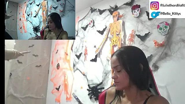 Snapshot of kittybella34 chatting on 10.07.25 kittybella34 online show from 10.07.25