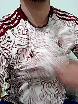 Snapshot of Zero231212 chatting on 11.14.25 Zero231212 online show from 11.14.25