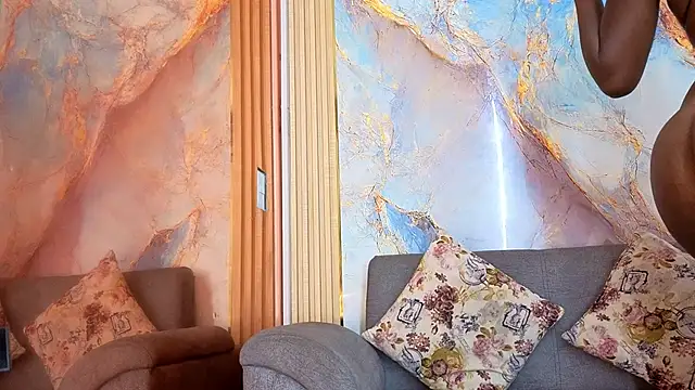 Nahomy Smiths aws online show from 10.21.25