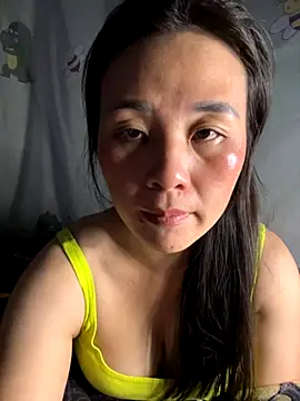 Snapshot of Suna-ny chatting on 11.03.25 Suna-ny online show from 11.03.25