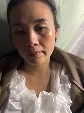 Snapshot of Suna-ny chatting on 11.29.25 Suna-ny online show from 11.29.25