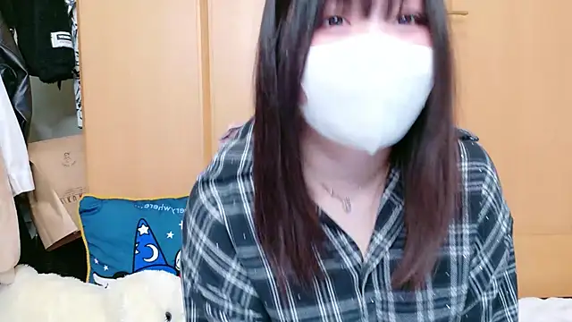 YUKINA 00 online show from 04.24.26