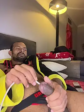 Snapshot of XxvanxX chatting on 11.26.25 XxvanxX online show from 11.26.25