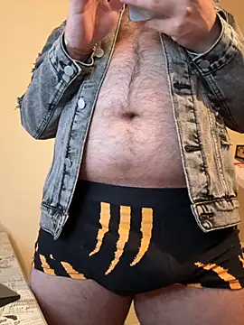 KingAdonisss online show from 11.19.25