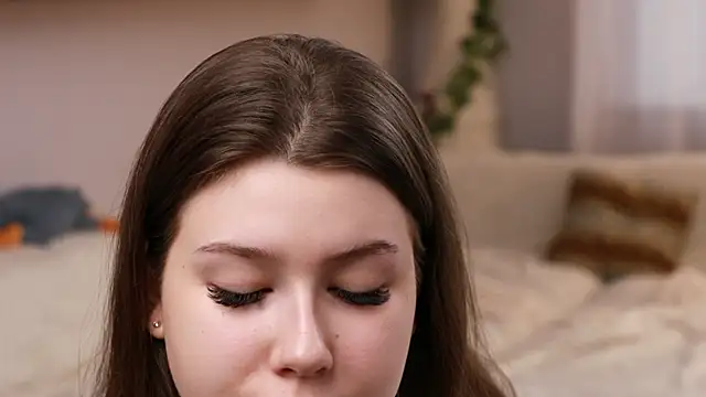 MondoNeko online show from 10.05.25