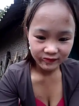 Snapshot of Alice_wo chatting on 10.17.25 Alice wo online show from 10.17.25