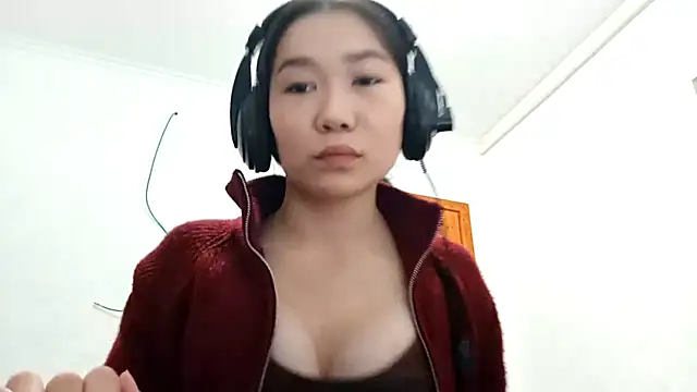 Snapshot of YukiShaapan chatting on 11.05.25 YukiShaapan online show from 11.05.25