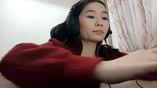 Snapshot of YukiShaapan chatting on 11.07.25 YukiShaapan online show from 11.07.25