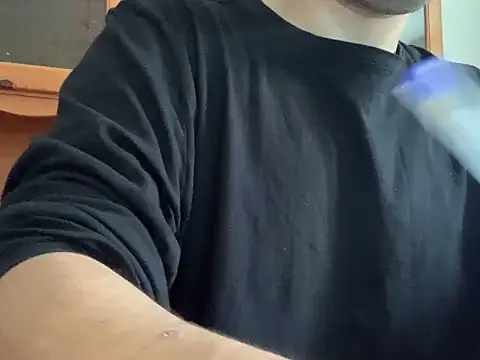 Snapshot of cazzo18cm3 chatting on 10.02.25 cazzo18cm3 online show from 10.02.25