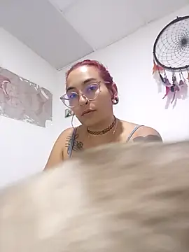 Snapshot of rojita-rojita chatting on 10.24.25 rojita-rojita online show from 10.24.25