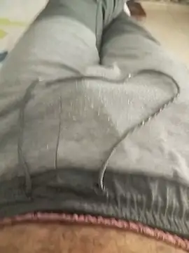 Snapshot of Valen_Squirt04 chatting on 10.01.25 Valen Squirt04 online show from 10.01.25