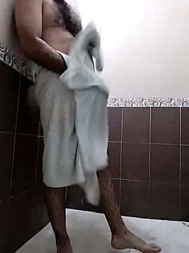 Snapshot of Valen_Squirt04 chatting on 12.19.25 Valen Squirt04 online show from 12.19.25