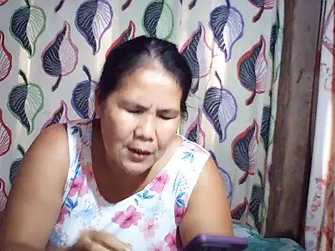 Snapshot of milagrose_rose chatting on 10.03.25 milagrose rose online show from 10.03.25