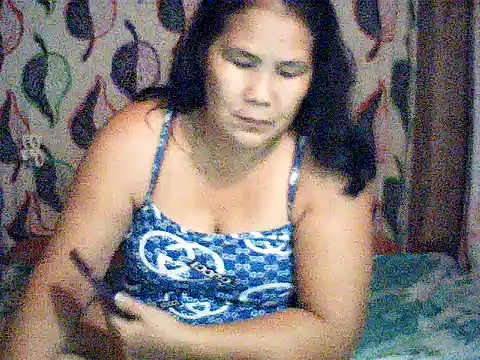 Snapshot of milagrose_rose chatting on 10.03.25 milagrose rose online show from 10.03.25