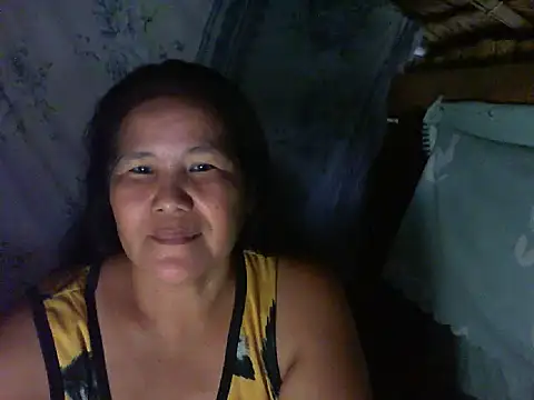 Snapshot of milagrose_rose chatting on 10.10.25 milagrose rose online show from 10.10.25