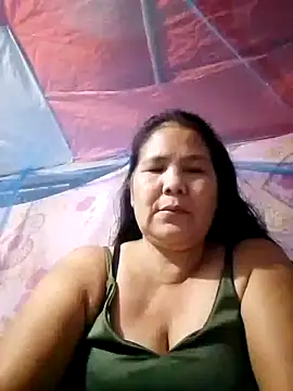 Snapshot of milagrose_rose chatting on 10.15.25 milagrose rose online show from 10.15.25