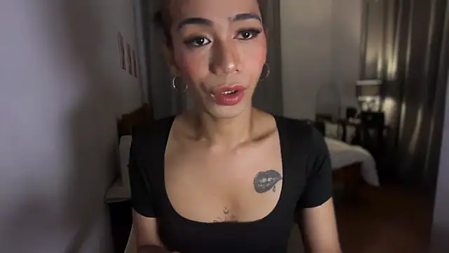 Snapshot of TsManikaXx chatting on 04.03.26 TsManikaXx online show from 04.03.26