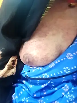 Snapshot of Hotty_ruvi chatting on 10.11.25 Hotty ruvi online show from 10.11.25