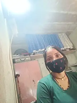 Snapshot of Hotty_ruvi chatting on 06.19.26 Hotty ruvi online show from 06.19.26