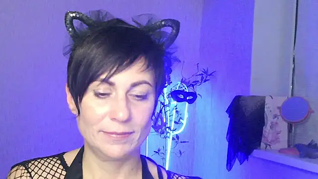 Ashley Brookss online show from 11.15.25